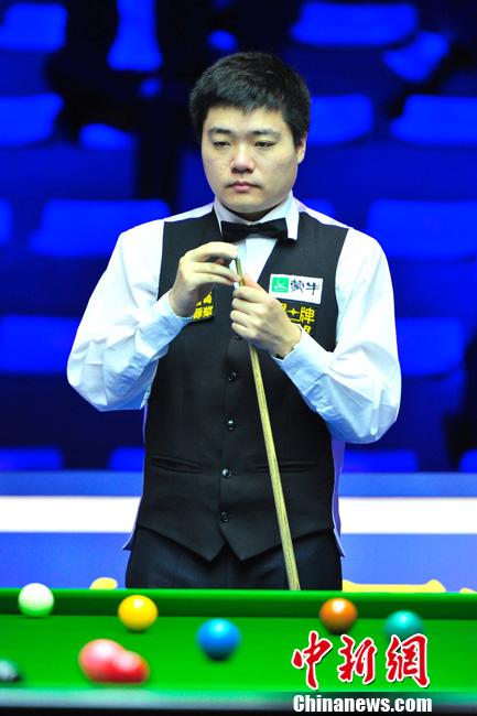 受着巨大的 受着巨大的